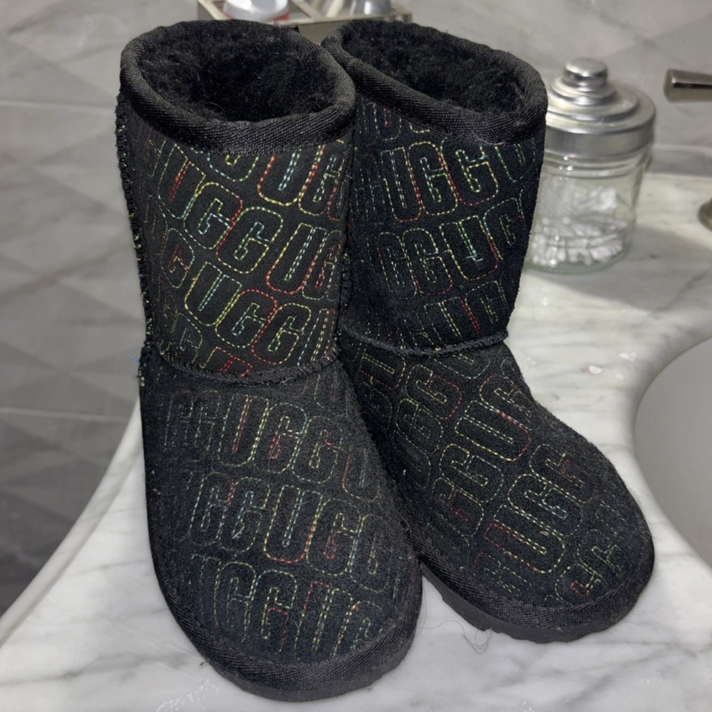 Toddler Uggs EUC 🥰